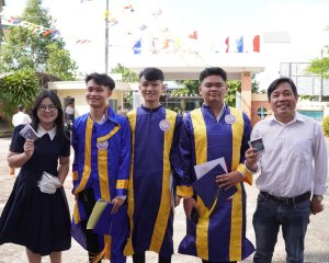 VÂN KHÁNH GROUP THAM DỰ LỄ TỐT NGHIỆP TRƯỜNG TRUNG CẤP CAI LẬY – CHUNG TAY PHÁT TRIỂN NGUỒN NHÂN LỰC CHẤT LƯỢNG